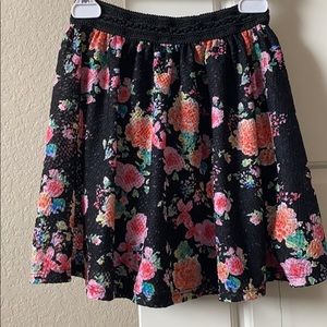 Cute girls floral skirt.